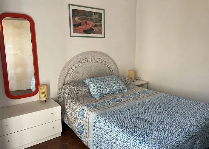 010 Agathes 151 Апартаменти